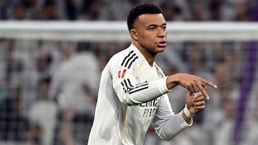Real Madrid's French forward #10 Kylian Mbappe enters the field during the Spanish league football match between Real Madrid CF and Club Atletico de Madrid at Santiago Bernabeu Stadium in Madrid on March 22, 2026. (Photo by Javier SORIANO / AFP)