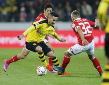 24 de octubre: 25 años cumple el volante alemán del Borussia Dortmund Ilkay Gündoğan.