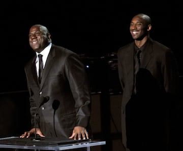 Debido a su cercanía con los Lakers, figuras del equipo como 'Magic' Johnson y Kobe Bryant asistieron al funeral público del ‘Rey del Pop’, celebrado, precisamente, en el Staples Center. Cabe destacar que Johnson apareció en el vídeo musical ‘Remember the Time’ y que Kobe reconoció tener una excelente relación con el artista.