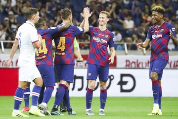 Los jugadores del Barcelona celebrando el gol de Rakitic