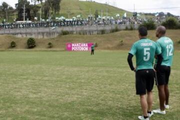 La hinchada de Nacional preparó un Banderazo para apoyar a su equipo 