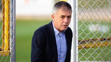 Alcaraz: "Ha sido un orgullo ocupar uno de los banquillos más importantes del fútbol español"