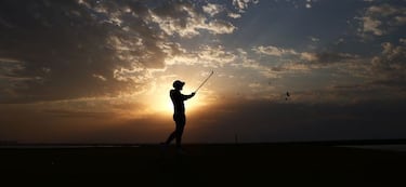 Golf y bellos atardeceres en el torneo de Abu Dabi
