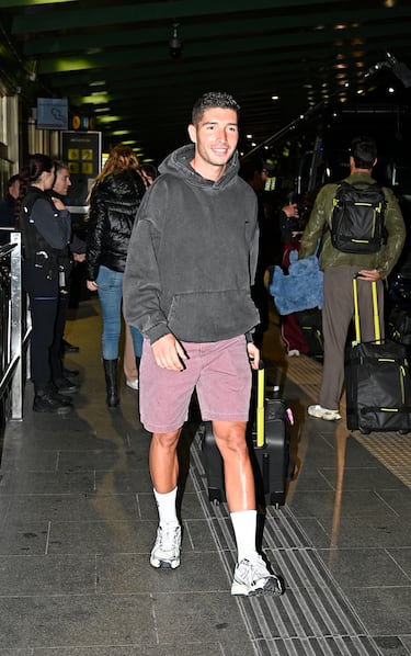 Álex Ghita en el Aeropuerto Adolfo Suárez Madrid-Barajas para viajar a Honduras. 
 
 
 