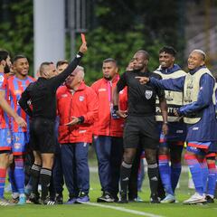 Mejía cuestiona al árbitro Juan Pablo Alba: “Arrogancia y agrande”