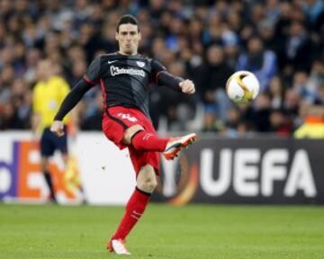 Aritz Aduriz scored this spectacular volley against Marseille in the Europa League.