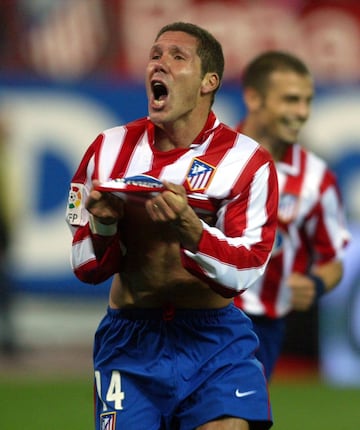 El Cholo era un ídolo de la afición del Atlético de Madrid mucho antes de llegar al banquillo como técnico. En sus dos épocas como jugador disputó un total de 170 partidos y fue uno de los protagonistas del doblete. Cuando llegó como entrenador, sin apenas experiencia en Europa, nadie esperaba que fuese a llevar al club hasta donde lo ha llevado.