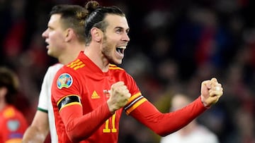 Soccer Football - Euro 2020 Qualifier - Group E - Wales v Hungary - Cardiff City Stadium, Cardiff, Wales, Britain - November 19, 2019  Wales&#039; Gareth Bale celebrates after the match   REUTERS/Rebecca Naden