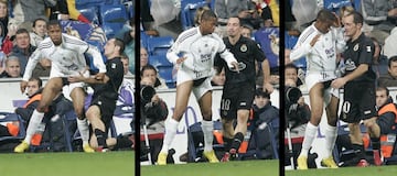 Agarrón de Munitis a Robinho en el partido Real Madrid-Racing de Santander de la temporada 2006/2007.