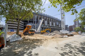 Estado del exterior del Estadio Santiago Bernabéu durante las obras del remodelación.   