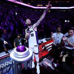 WATCH: Sabonis lights the beam as Kings eliminate Warriors
