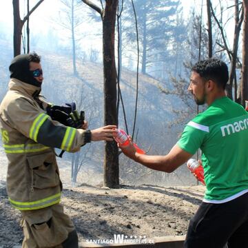 El plantel del cuadro caturro salió a la ruta, y le regaló bebidas isotónicas a los voluntarios que combaten los incendios en al región.