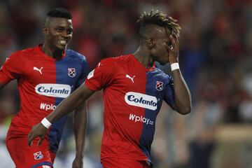 Independiente Medellín goleó al América de Cali en un gran partido en el Atanasio Girardot. Cano, Ricaurte, Cadavid, Delgado y Quiñones, figuras. 