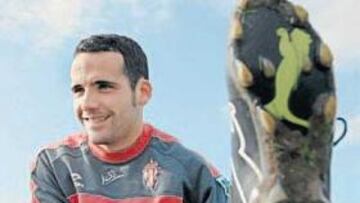 <b>PREPARADO. </b>Omar, haciendo ejercicios de estiramiento ayer mismo en Mareo.