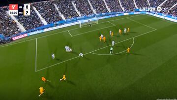 El rey del obús: golazo de Fede Valverde siendo Roberto Carlos