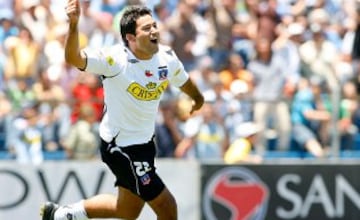 El delantero llegó en el anonimato a Colo Colo y nunca destacó. Sin embargo, ese año le sirvió para la gran campaña que tuvo en la Liga de Quito, donde ganó la Copa Libertadores y Sudamericana.