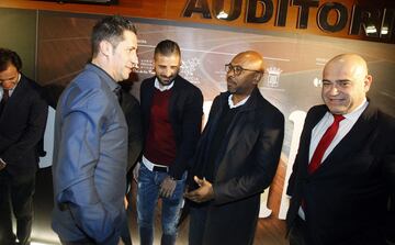 Joan Capdevila, Javier Garc¨ªa Portillo, Marcos Senna y Javier Matallanas.