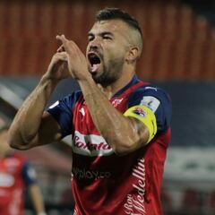 Cadavid, homenaje a su abuelo y empujón al nuevo proceso