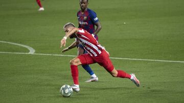 Semedo hace penalti a Carrasco.