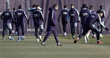 Ernesto Valverde in today's session