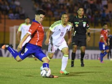 Rodrigo Echeverría y Cristián Cuevas anotaron para un 2-0 que pone en la disputa a Chile