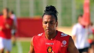 Nsue: "Hay que ganar como sea para ayudar a Laudrup"