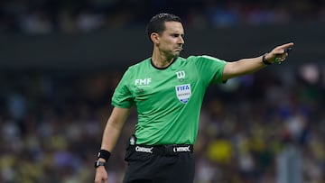 César Arturo Ramos durante un partido de la Liga MX.