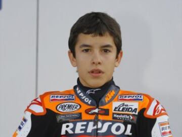 Con 15 años debutó en el Campeonato del Mundo de 125 cc con el equipo Team Repsol KTM. No pudo correr las dos primeras carreras debido a una fractura en el cúbito y radio del brazo derecho durante los entrenos del test IRTA en el Circuito de Jerez.