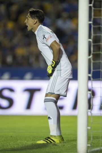 Tras el fallecimiento del ex técnico uruguayo y campeón en dos ocasiones con Tigres, los regiomontanos rindieron homenaje al ídolo.