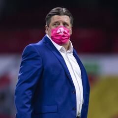 En América se olvidan de las formas y le piden títulos al 'Piojo'