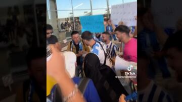 “Recogimos a un desconocido en el aeropuerto como si fuese un fichaje estrella”: increíble broma en TikTok