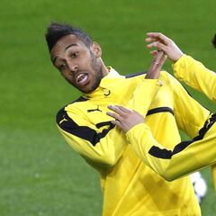 La madre de Aubameyang: "Prometió jugar en el Madrid"