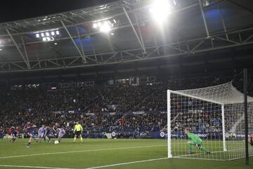 Melero marc¨® el 2-2 de penalti.