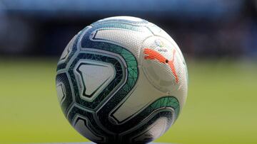 El presidente de los médicos de los equipos no ve como "un peligro" la vuelta del fútbol