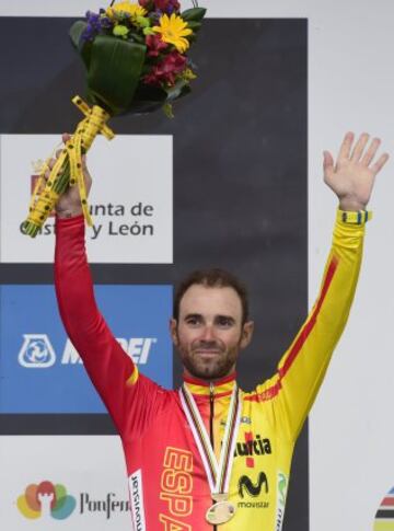 Alejandro Valverde es el ciclista m¨¢s laureado en los mundiales de ciclismo en ruta al tener en su poder seis medallas, aunque a¨²n no ha podido vestir el deseado arco iris. Ha logrado dos medallas de plata en Hamilton en 2003 y en Madrid en 2005, y cuatro de bronce en las ediciones de 2006, 2012, 2013 y 2014.