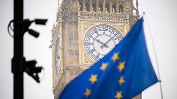 LONDON, ENGLAND - JANUARY 25: An EU flag is seen flying in front of Elizabeth Tower, commonly referred to as Big Ben, as protestors campaign against the ongoing impacts of Brexit on January 25, 2023 in London, England. (Photo by Leon Neal/Getty Images)