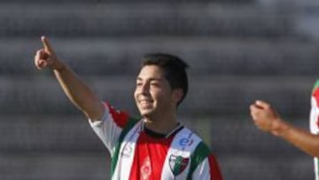 C&eacute;sar Valenzuela celebrando un gol por Copa Chile.