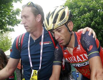 Nibali tras cruzar la línea de meta. 