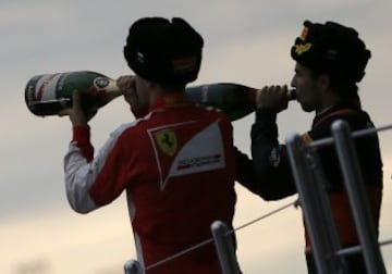 Una postal inolvidable de Sergio Pérez y Sebastian Vettel.