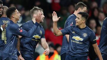 Soccer Football - FA Cup Fourth Round - Arsenal v Manchester United - Emirates Stadium, London, Britain - January 25, 2019 Manchester United's Jesse Lingard celebrates scoring their second goal with Alexis Sanchez and team mates REUTERS/Hannah