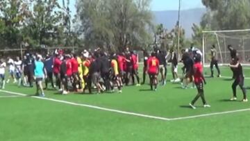 Escándalo en el fútbol chileno: así terminó el partido entre la UC y Unión Española