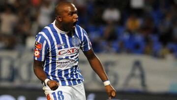 García celebra un gol con Godoy Cruz.