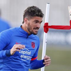 Simeone, con sólo diez jugadores de campo, entre ellos De Paul