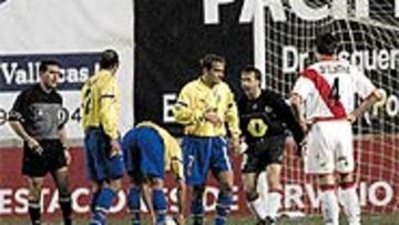 <B>FALLÓ UN PENALTI</B>. Rayo y Las Palmas empataron en Vallecas. Ese día, Sequeiros erró una pena máxima.
