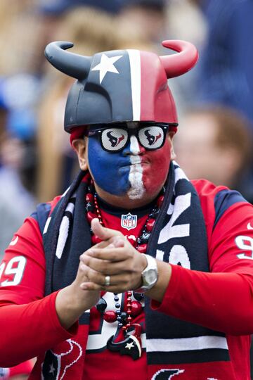 ¿A que nunca os habeis imaginado el cruce entre...? Vale, esto no sé ni lo que es. Pero como los Texans están de rebajas, si espabila lo mismo hasta acaba jugando de quarterback en la Wild Card.