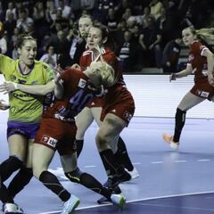 El técnico del Rocasa recuerda la Champions a sus jugadoras