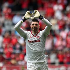 Tiago Volpi desmiente rumores y anuncia que dejará de cobrar penales en Toluca