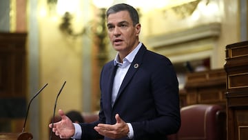 El presidente del Gobierno, Pedro Sánchez, interviene durante una sesión plenaria en el Congreso de los Diputados, a 13 de octubre de 2022, en Madrid (España). El presidente del Gobierno acude al Congreso para informar sobre la cumbre europea celebrada en Praga la semana pasada y las medidas del Gobierno para afrontar la crisis derivada de la guerra de Ucrania. Además durante el pleno se dará cuenta sobre los avances en la negociación del Midcat, las ayudas sociales, el plan de contingencia energética y las líneas generales de los Presupuestos Generales del Estado (PGE).
13 OCTUBRE 2022;CONGRESO;MEDIDAS;ANTICRISIS;CUMBRE EUROPEA
Eduardo Parra / Europa Press
13/10/2022