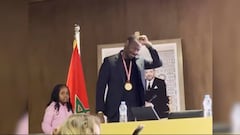 Periodistas de Marruecos abuchean al entrenador de Senegal y abandonan la sala