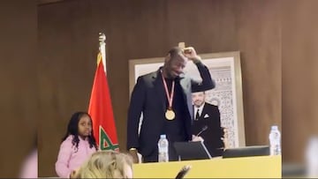 Periodistas de Marruecos abuchean al entrenador de Senegal y abandonan la sala